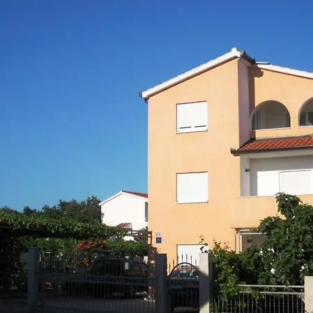 Apartamento In Rogoznica With Terrace, Air Conditioning, Wi-fi *