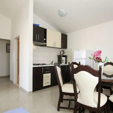 In Rogoznica With Terrace, Air Conditioning, Wi-fi Apartamento Rogoznica (Sibenik-Knin)