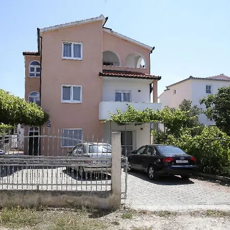 In Rogoznica With Terrace, Air Conditioning, Wi-fi Apartamento Rogoznica (Sibenik-Knin)