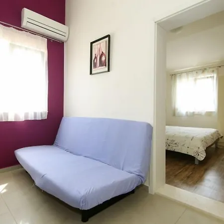 Apartamento In Rogoznica With Terrace, Air Conditioning, Wi-fi *