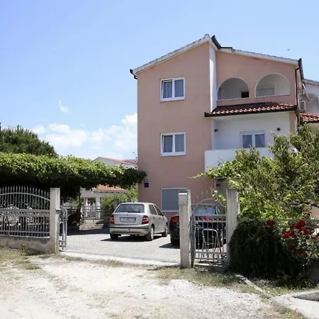Apartamento In Rogoznica With Terrace, Air Conditioning, Wi-fi *